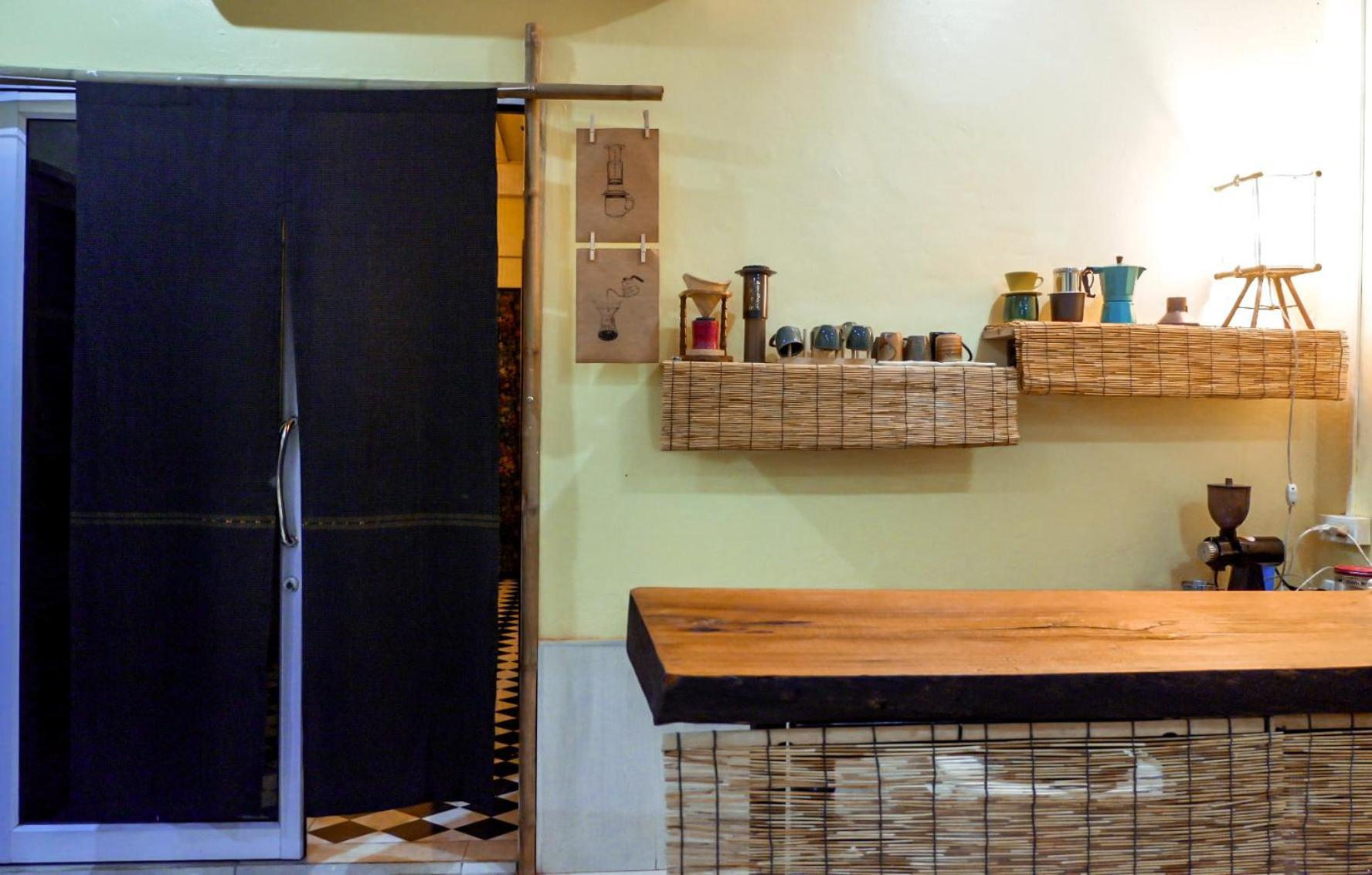 Non Pakse Hostel & Coffee House エクステリア 写真