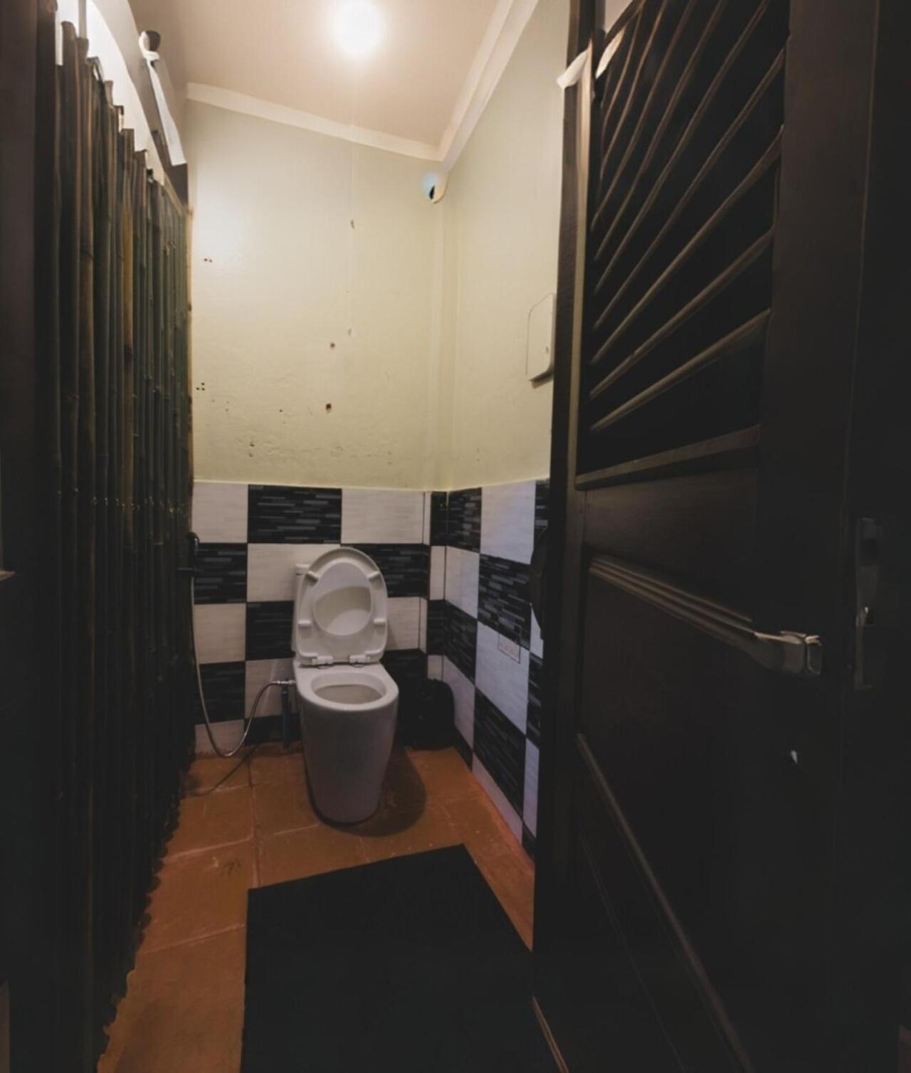 Non Pakse Hostel & Coffee House エクステリア 写真