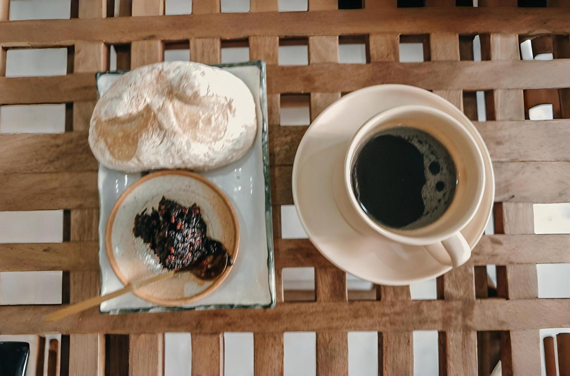 Non Pakse Hostel & Coffee House エクステリア 写真