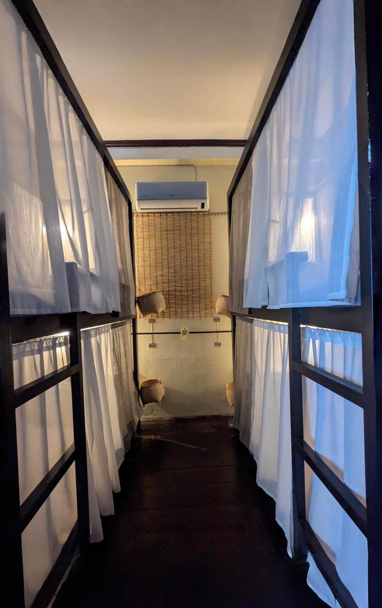 Non Pakse Hostel & Coffee House エクステリア 写真